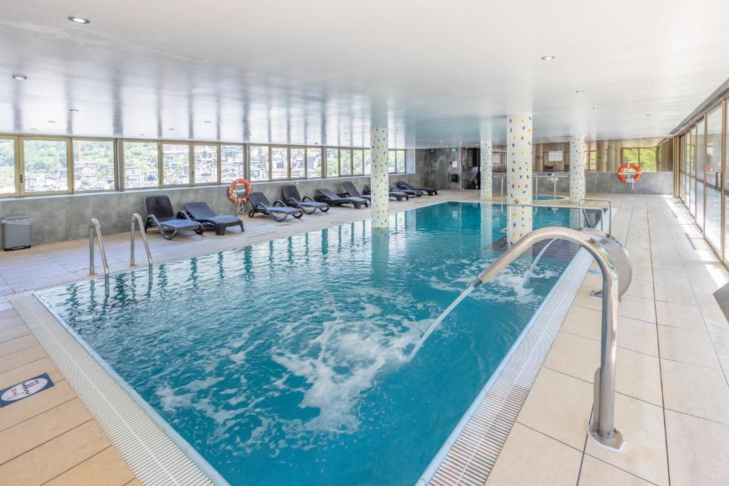 Piscine intérieure